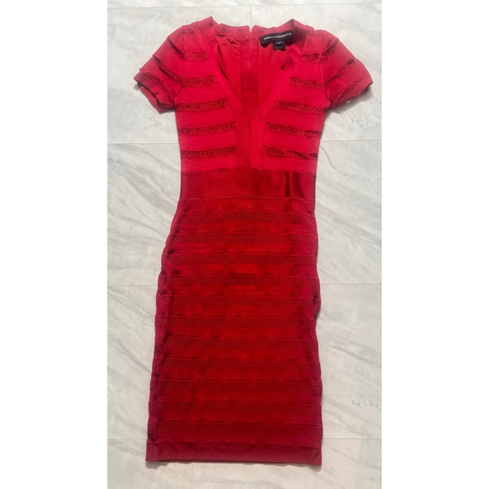 French Connection Red Bandage Bodycon Dress V-Neck Back Zip SZ 4 Sheath‎ Mini
